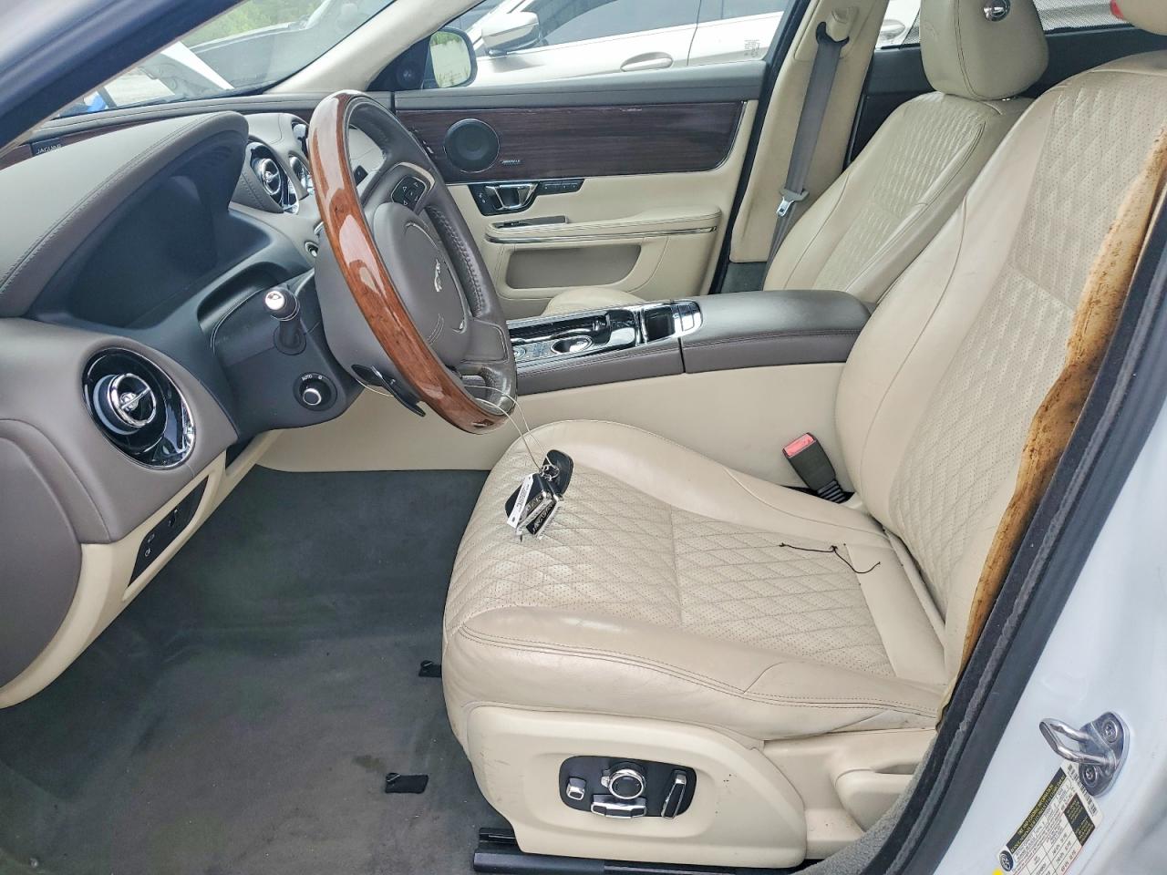 Jaguar XJ Portfolio