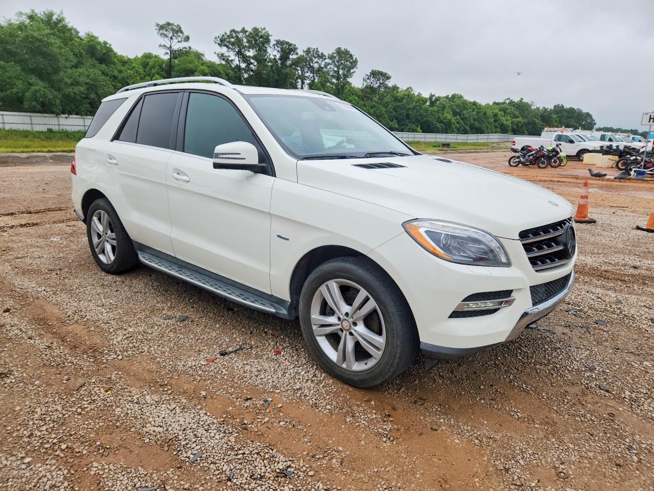 Mercedes-Benz M-Class 350 Bluetec