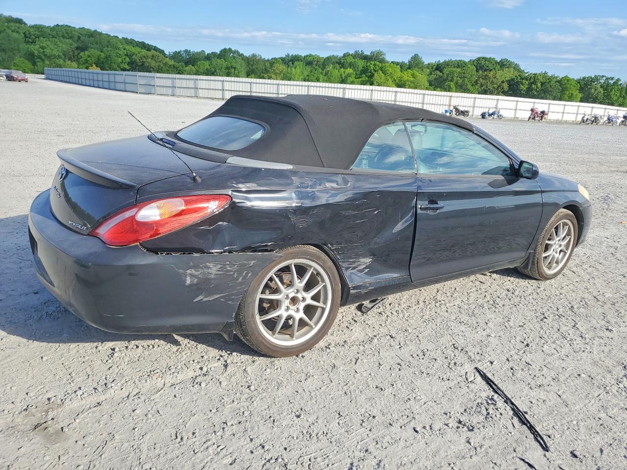 Toyota Camry Sle V6