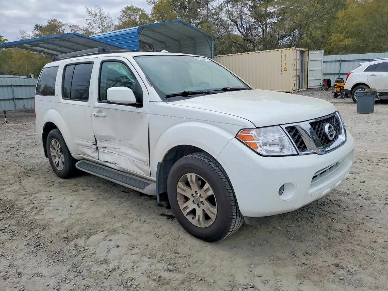 Nissan Pathfinder Sv