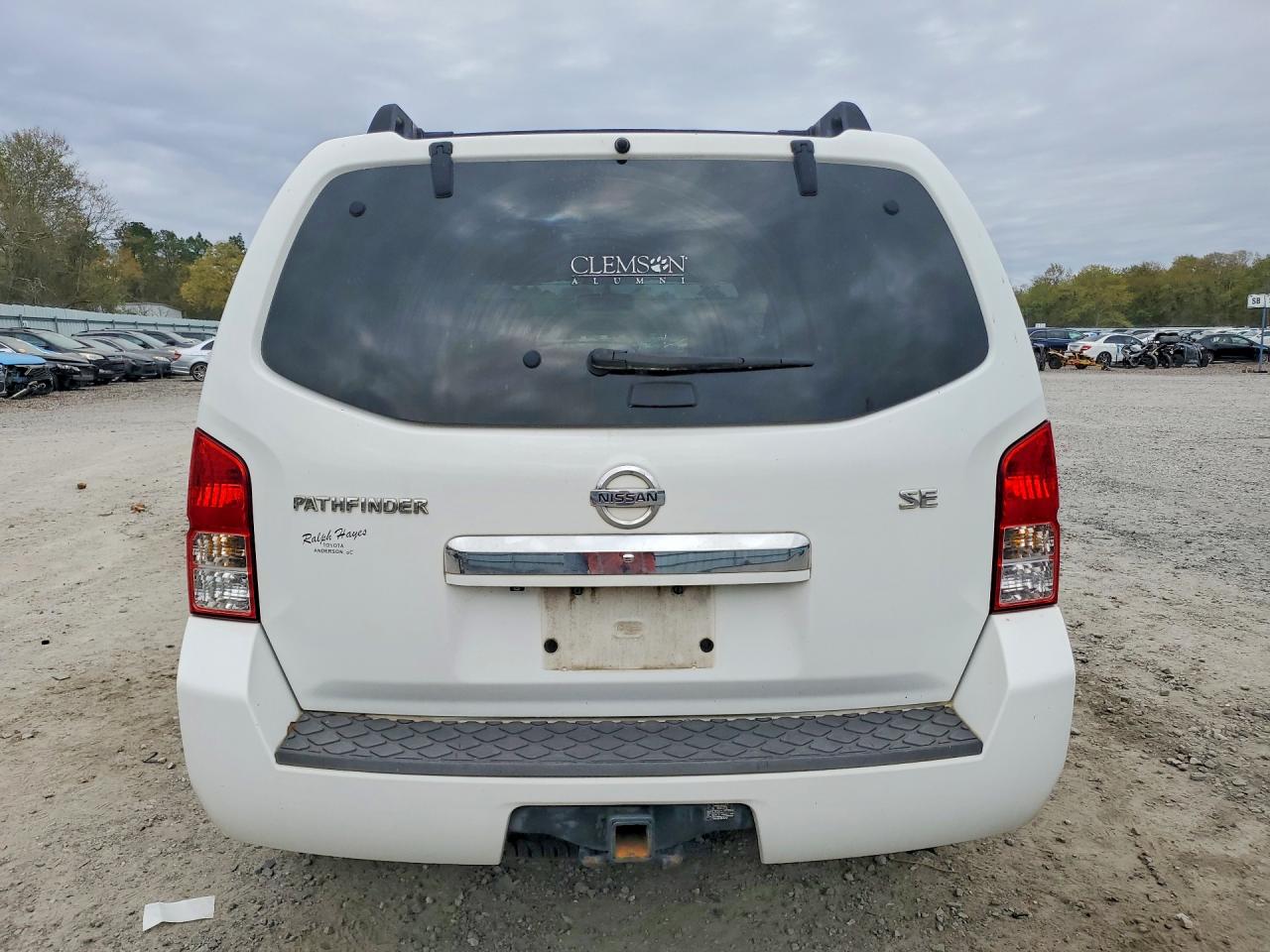 Nissan Pathfinder Sv
