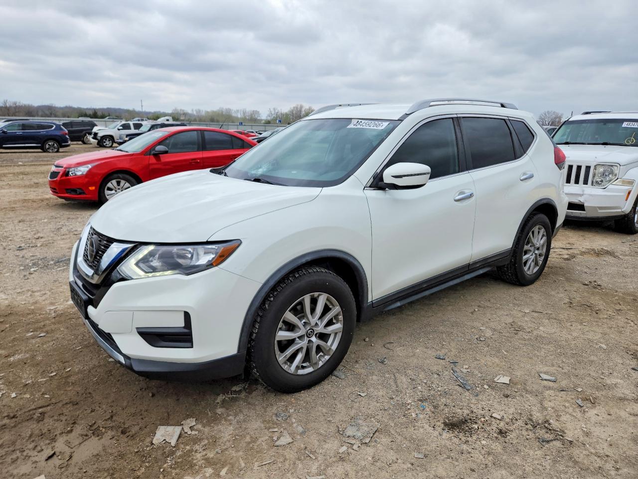 Salvage Nissan Rogue Image