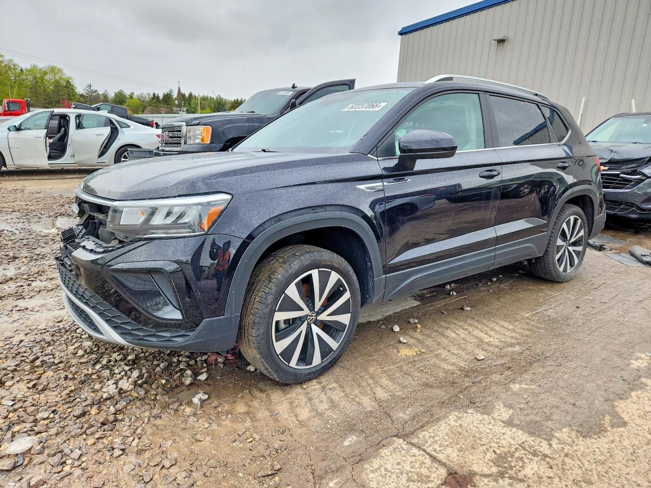 Salvage Volkswagen Taos Image