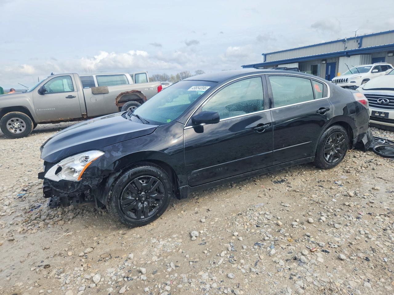 Salvage Nissan Altima Image