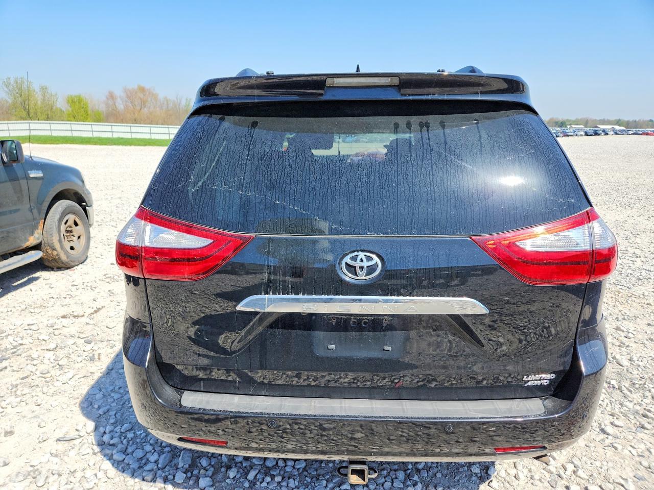 Toyota Sienna Limited Premium 7-passenger