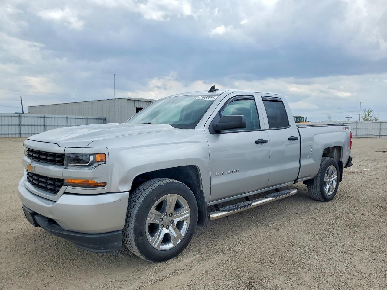 Salvage Chevrolet Silverado Image