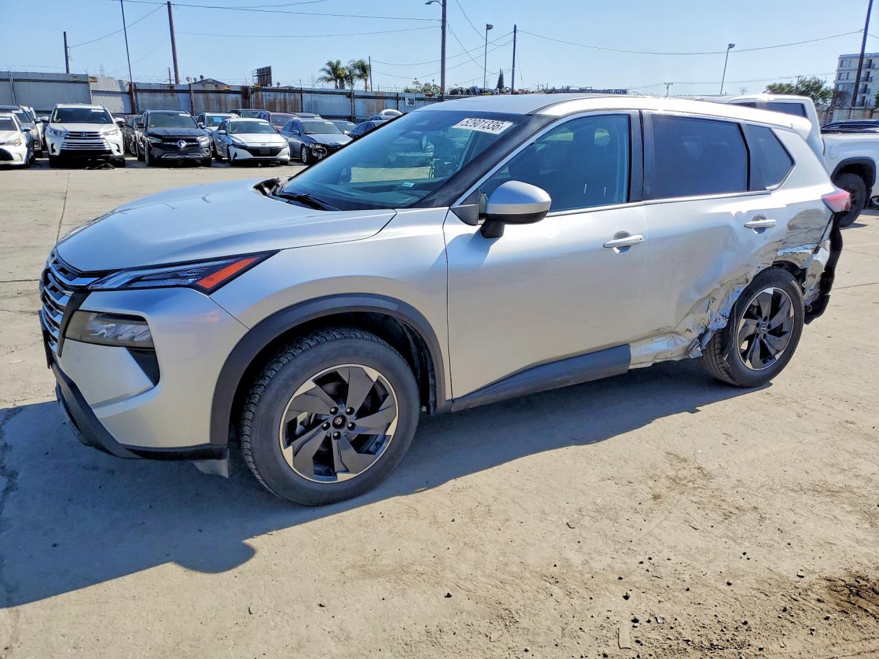 Salvage Nissan Rogue Image