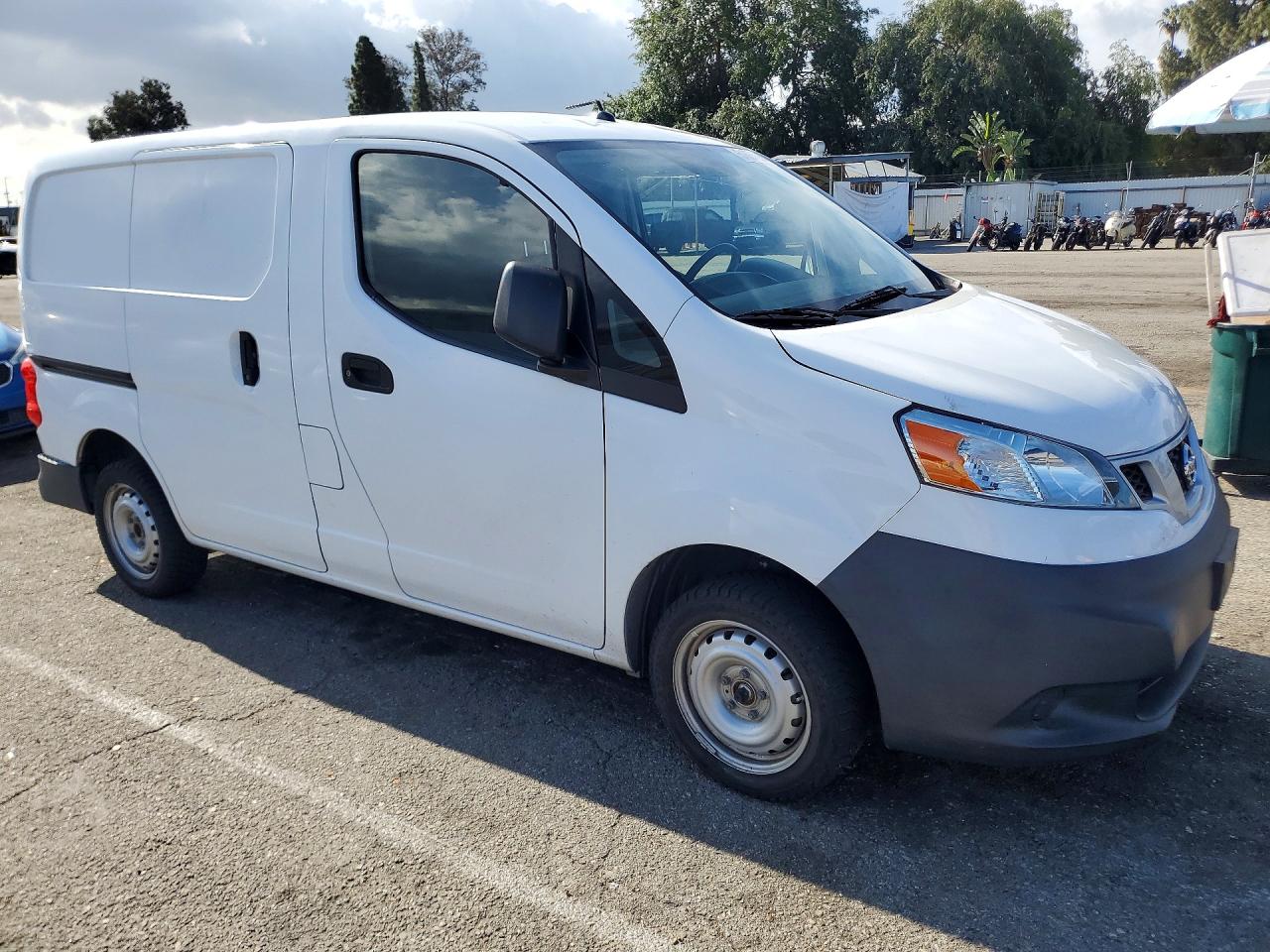 Nissan Nv S
