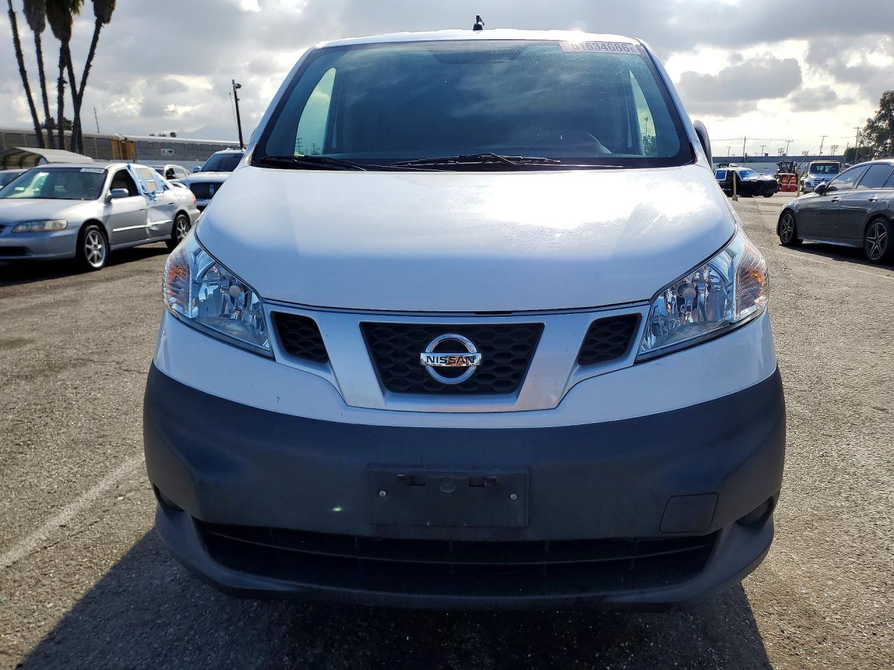 Nissan Nv S