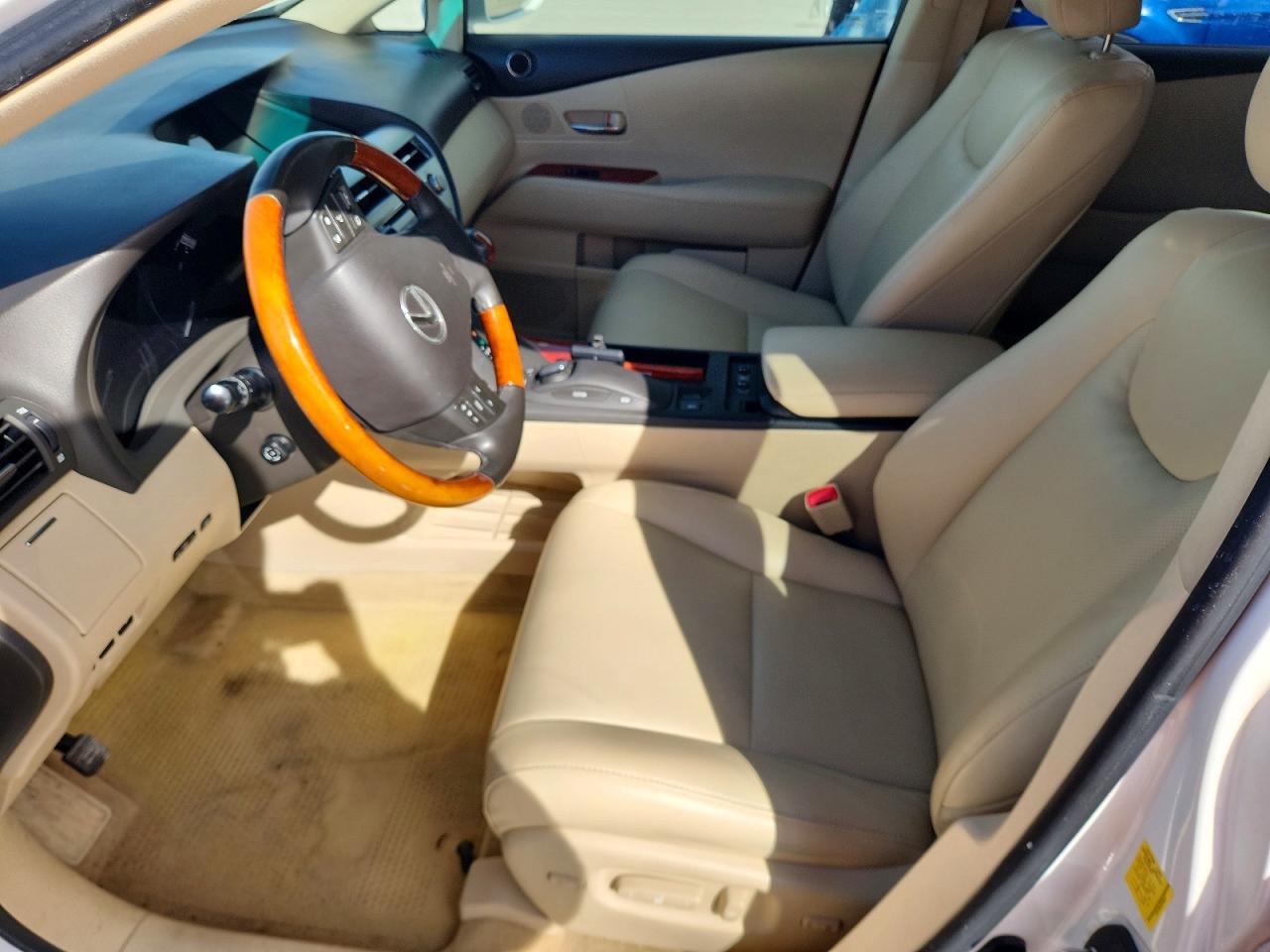 Lexus RX Base