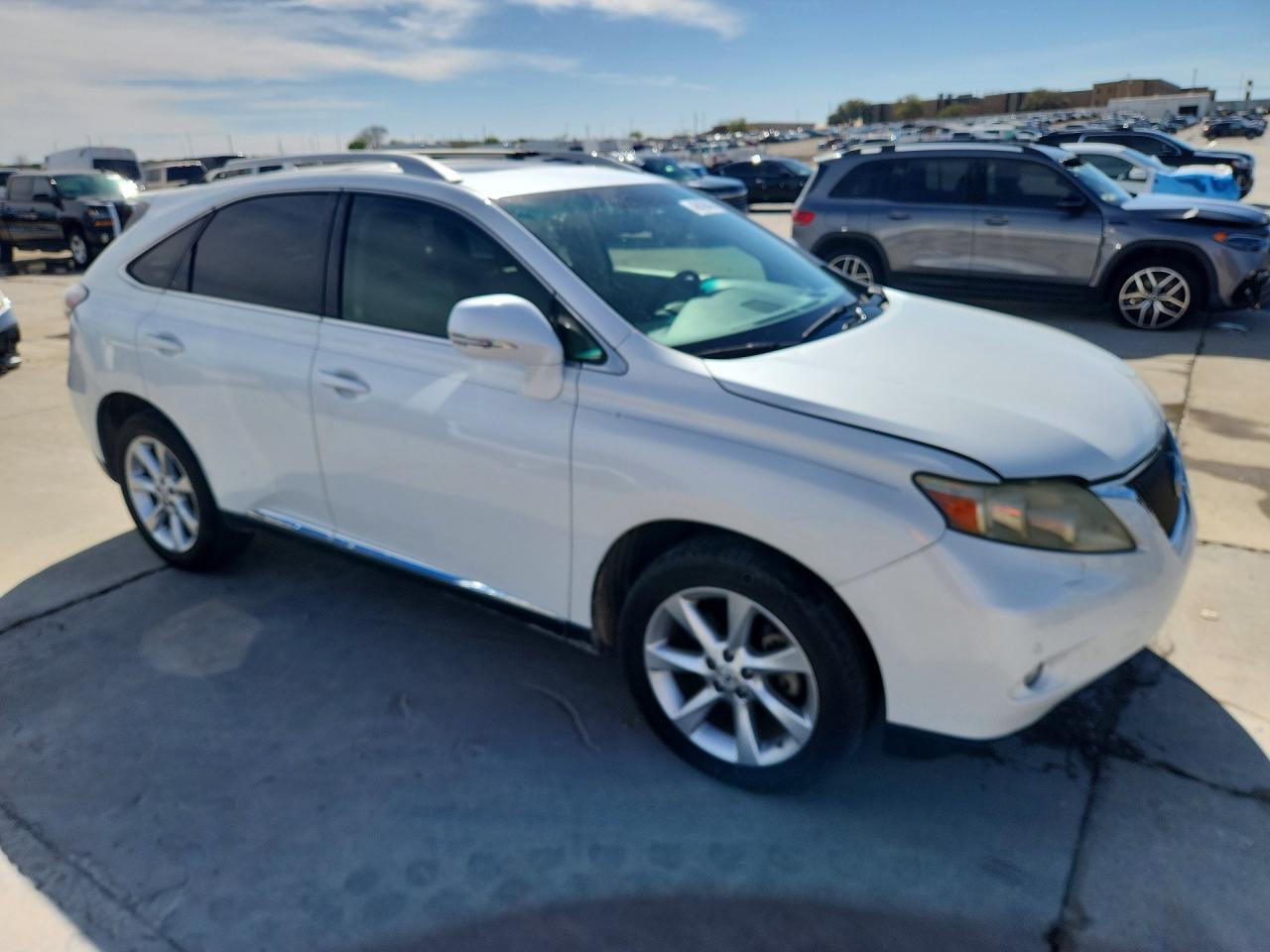 Lexus RX Base