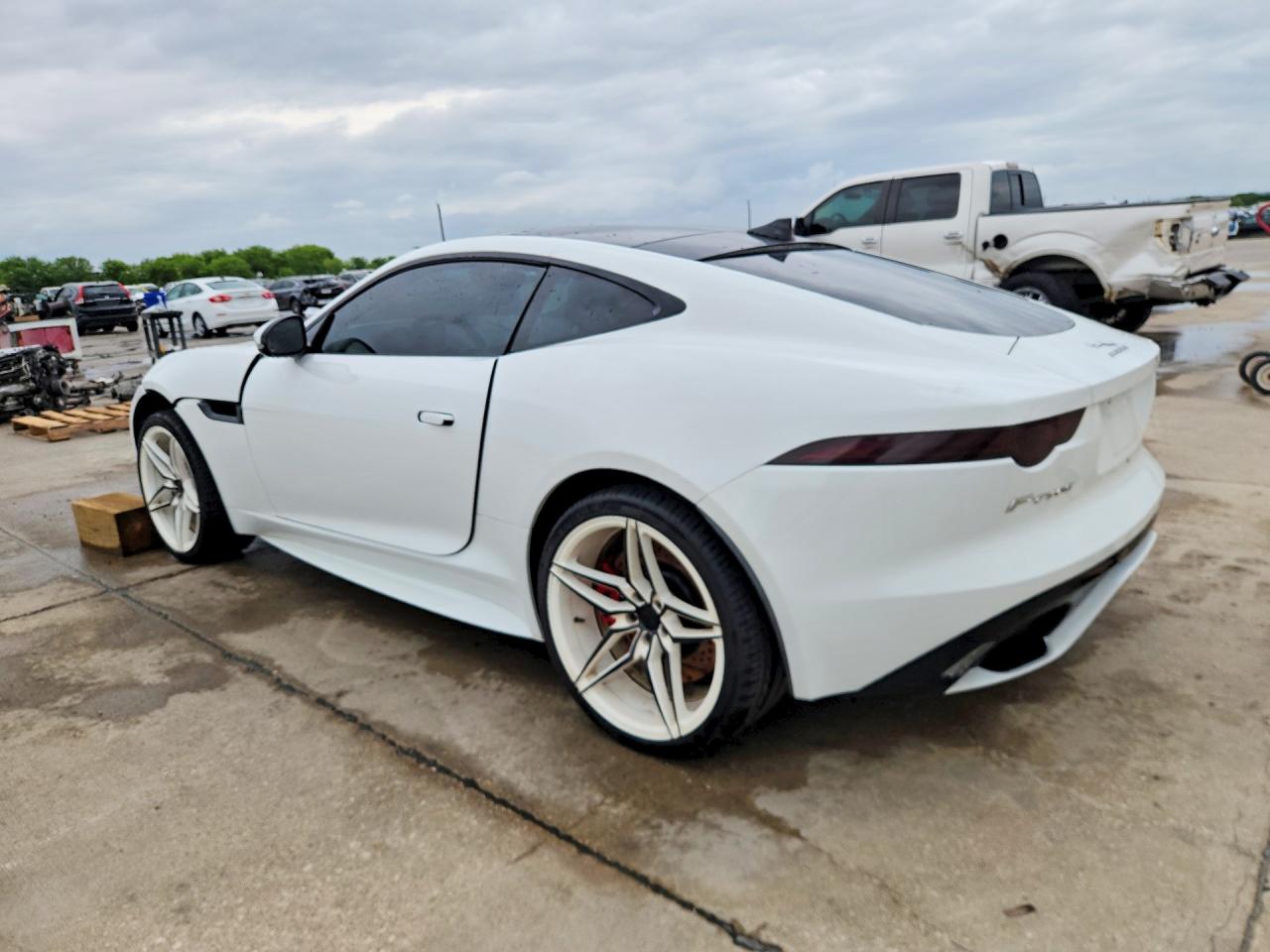 Jaguar F-TYPE R