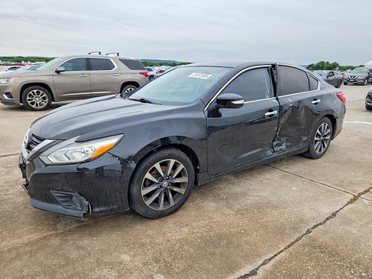 Salvage Nissan Altima Image