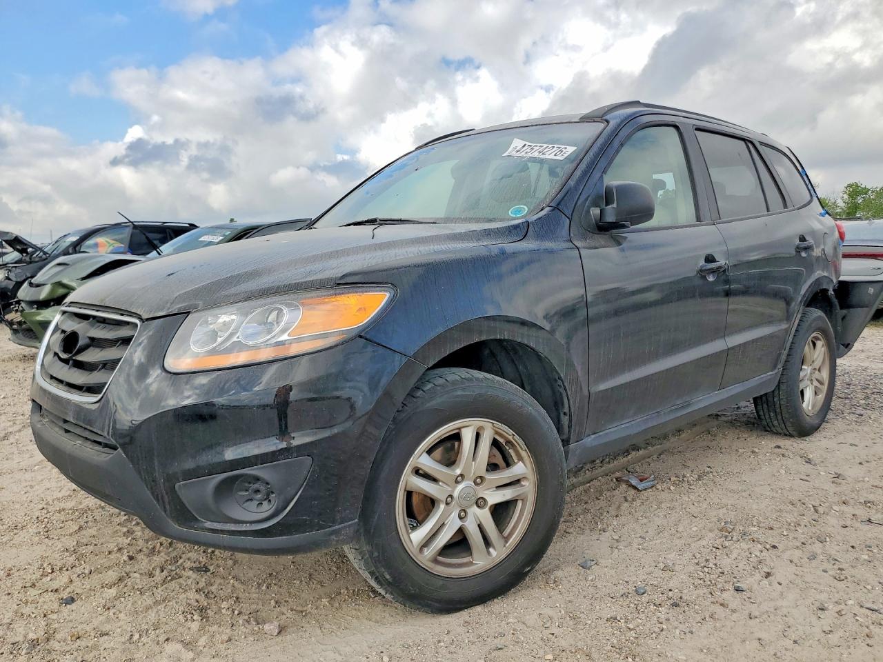 Salvage Hyundai SANTA FE Image