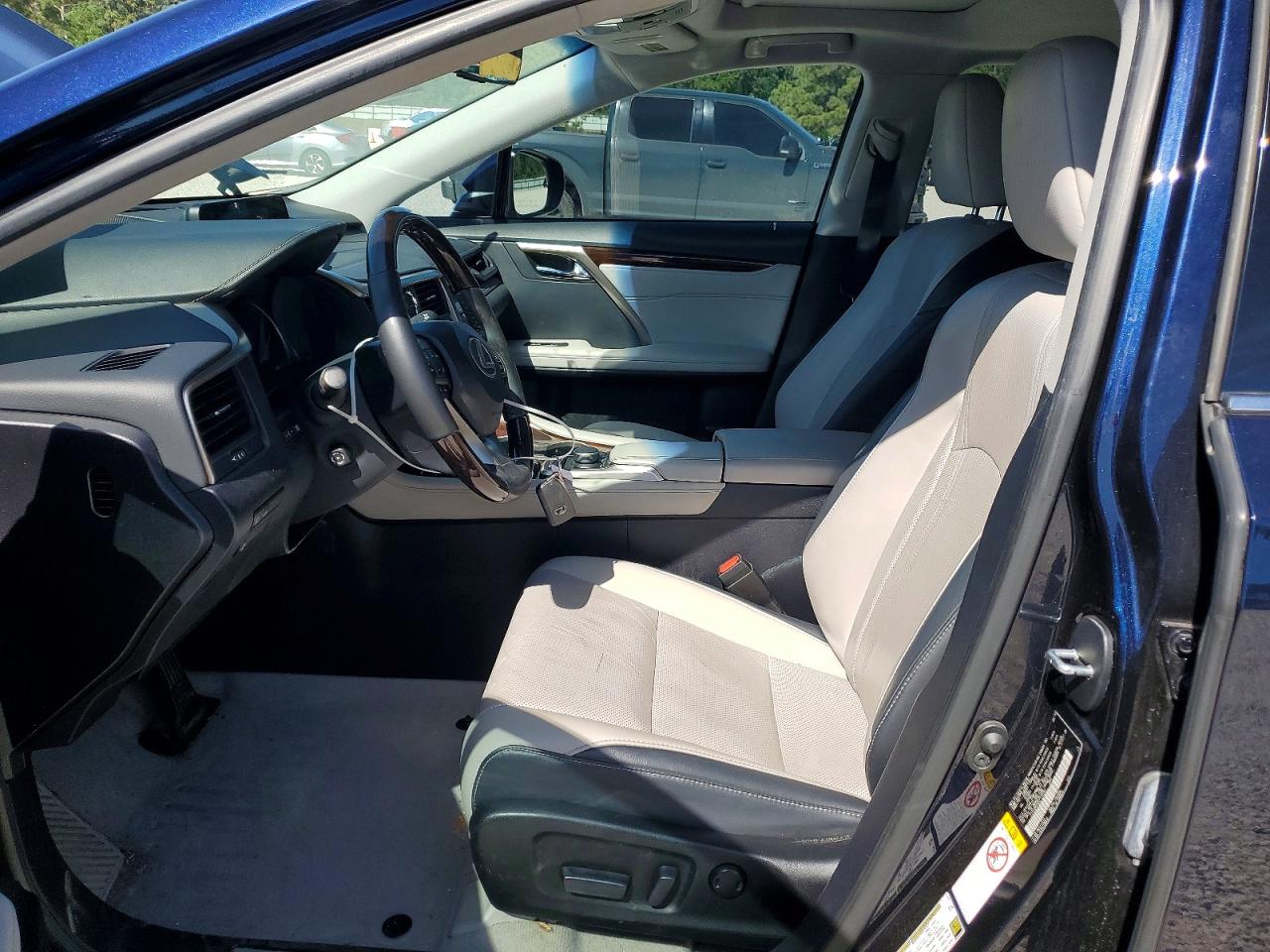 Lexus RX Base