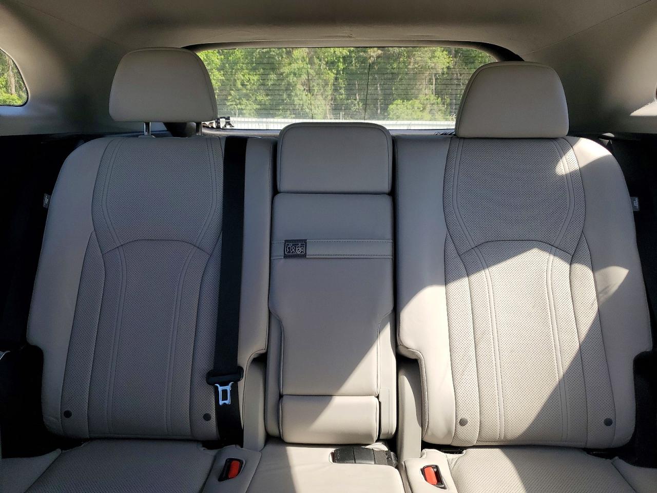 Lexus RX Base