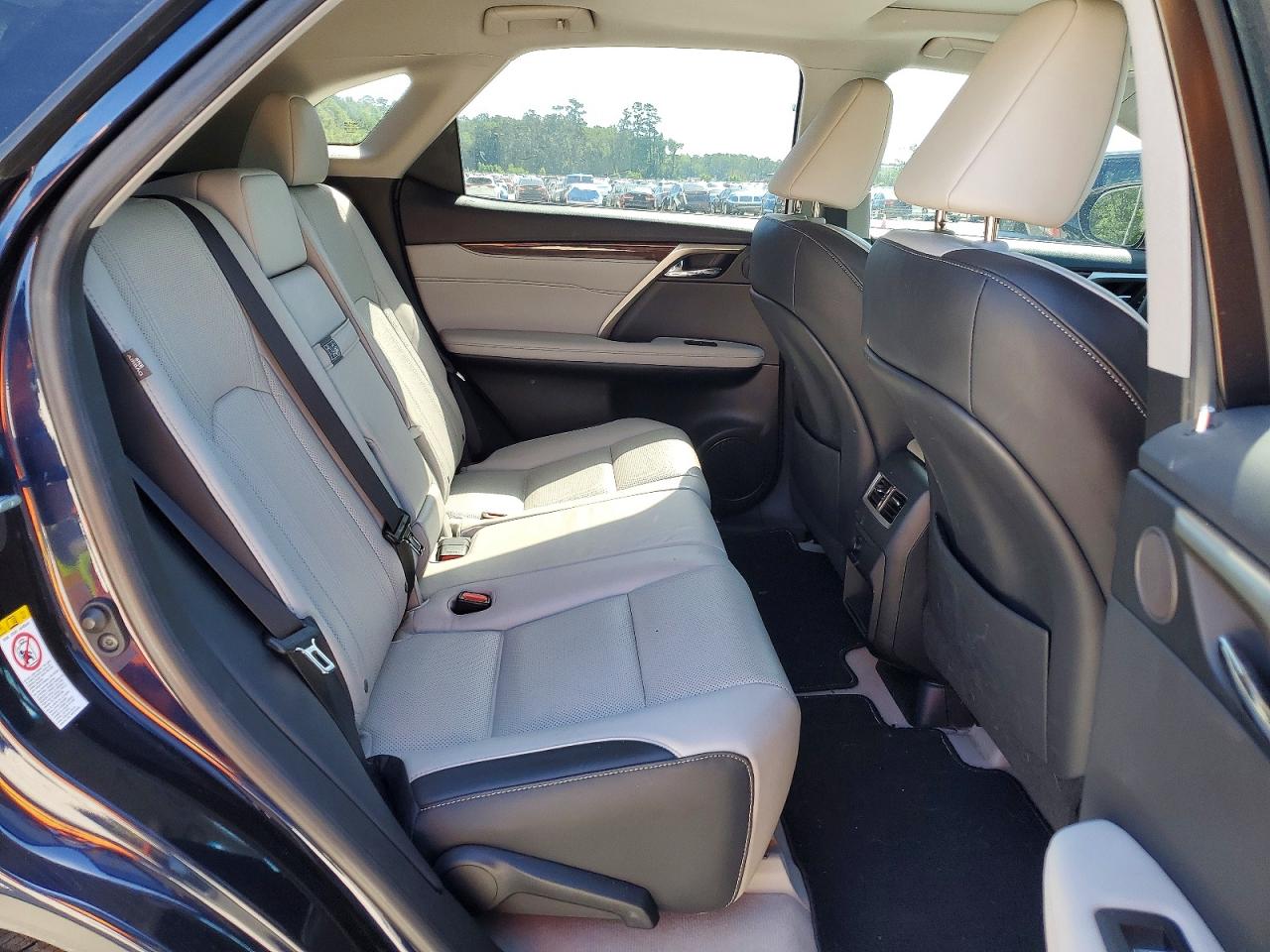 Lexus RX Base