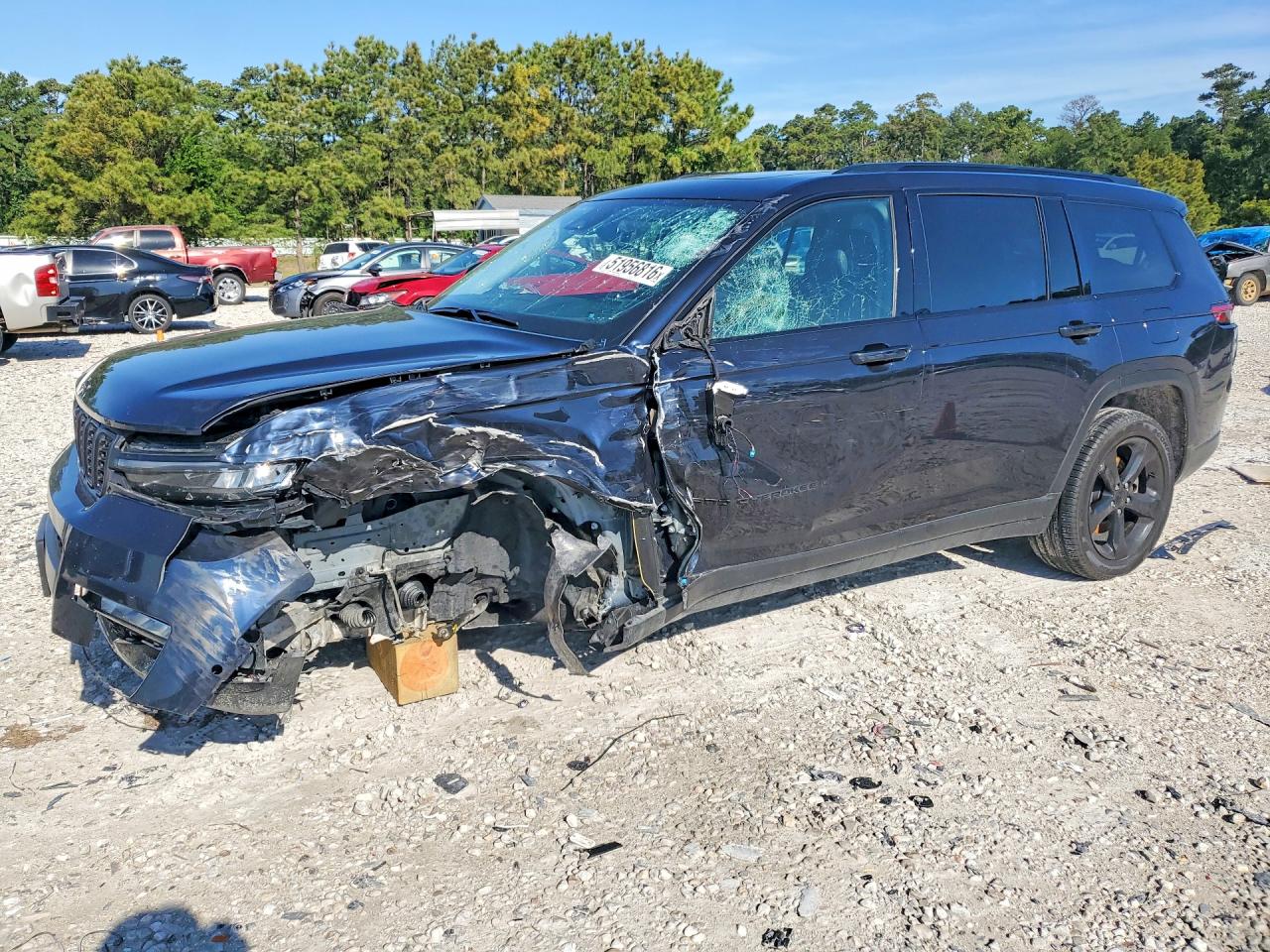Salvage Jeep Cherokee Image