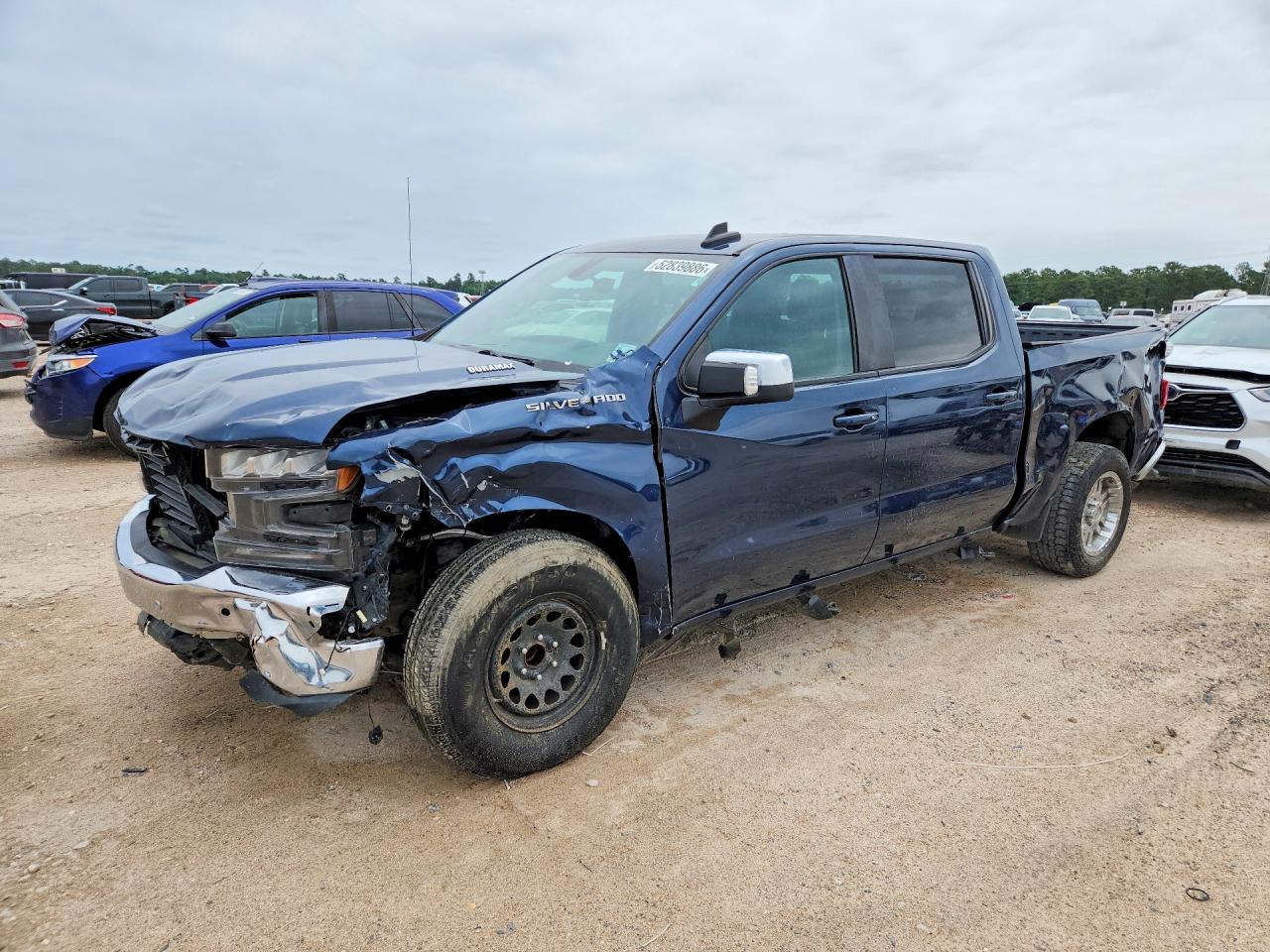 Salvage Chevrolet Silverado Image