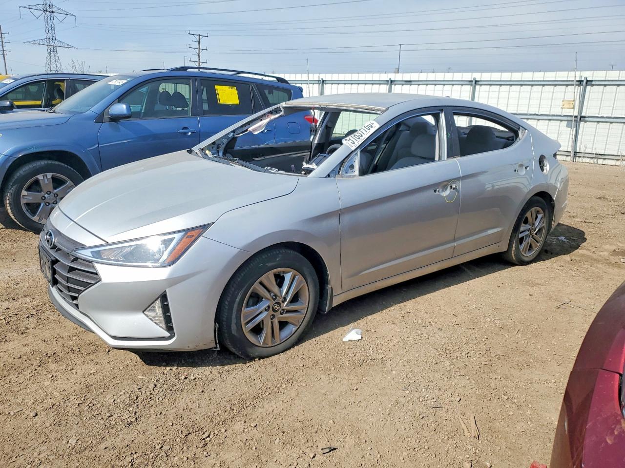 Salvage Hyundai ELANTRA Image