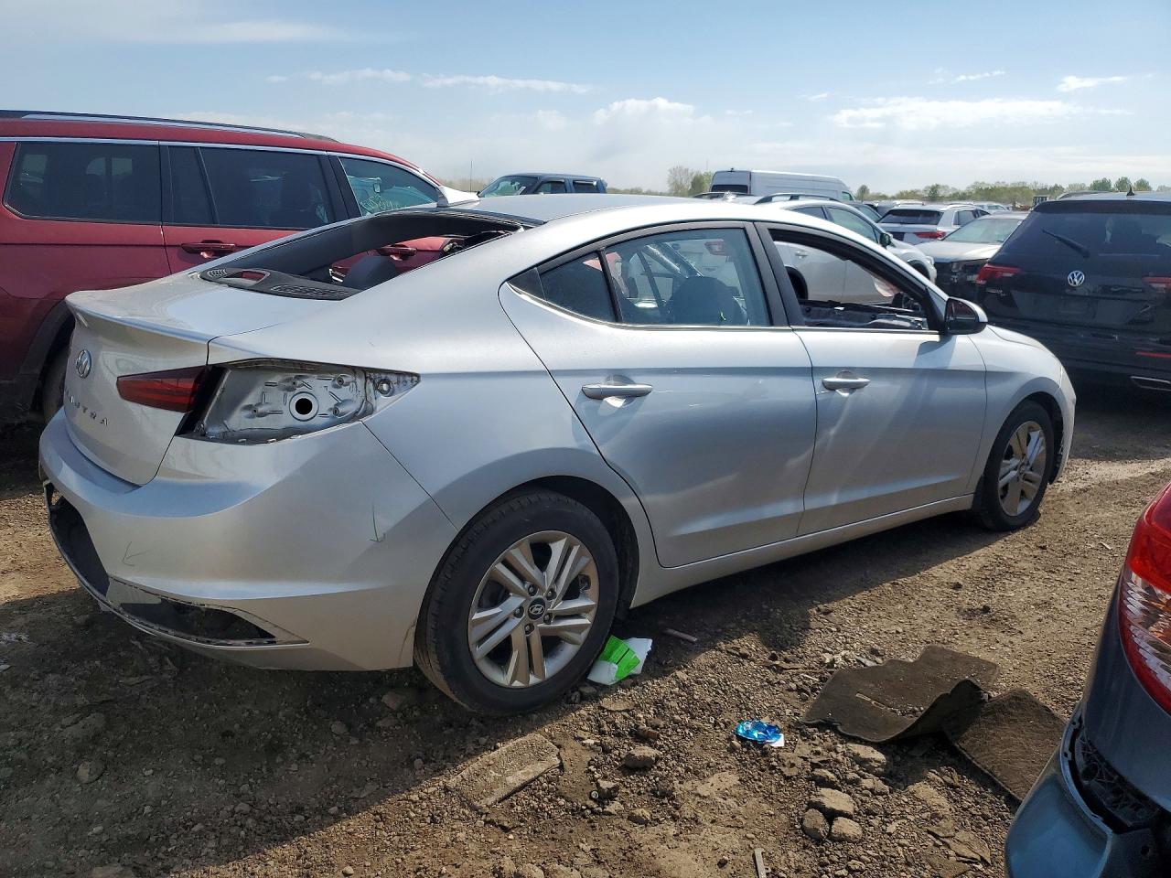Hyundai ELANTRA Sel
