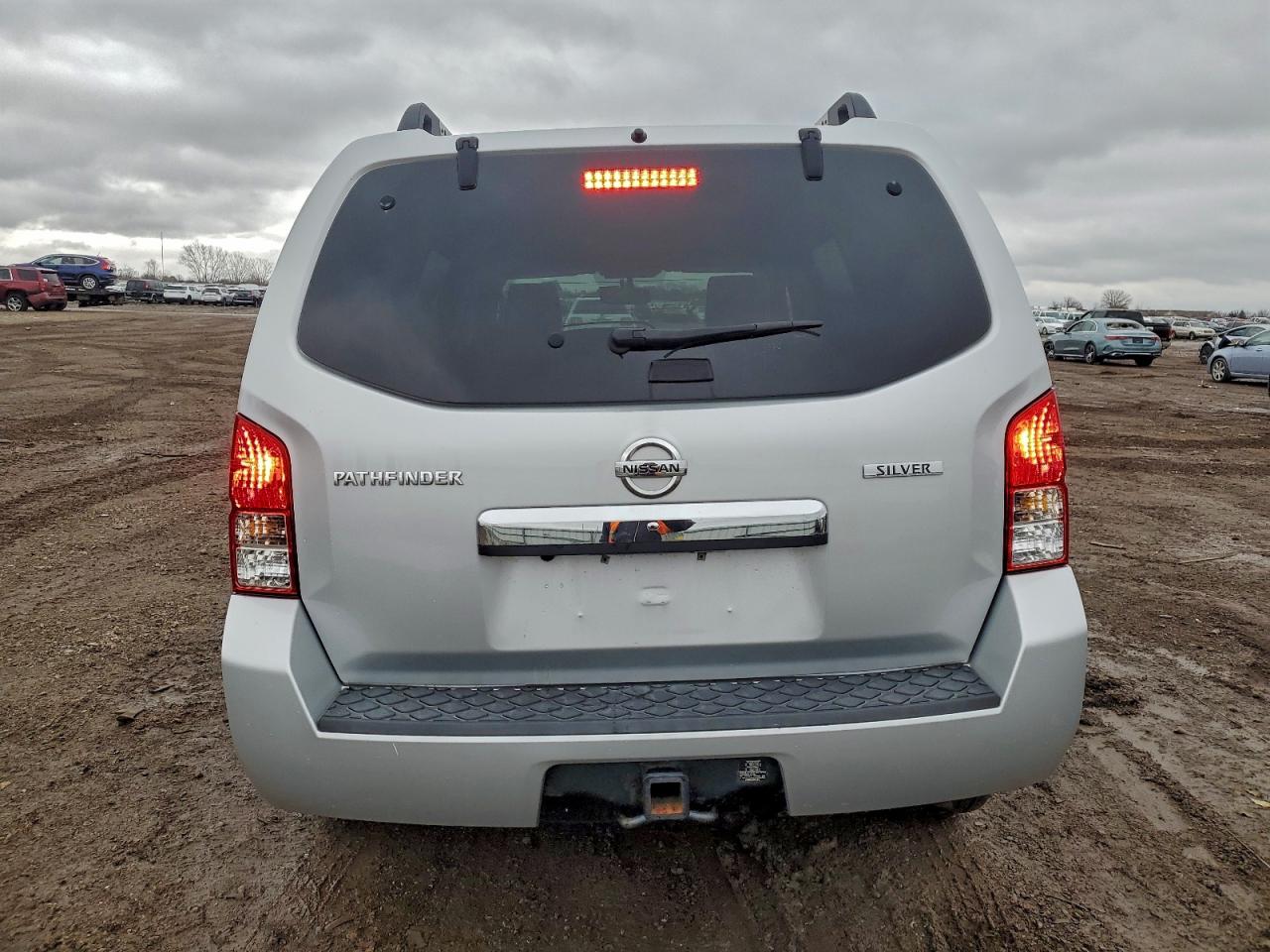 Nissan Pathfinder S