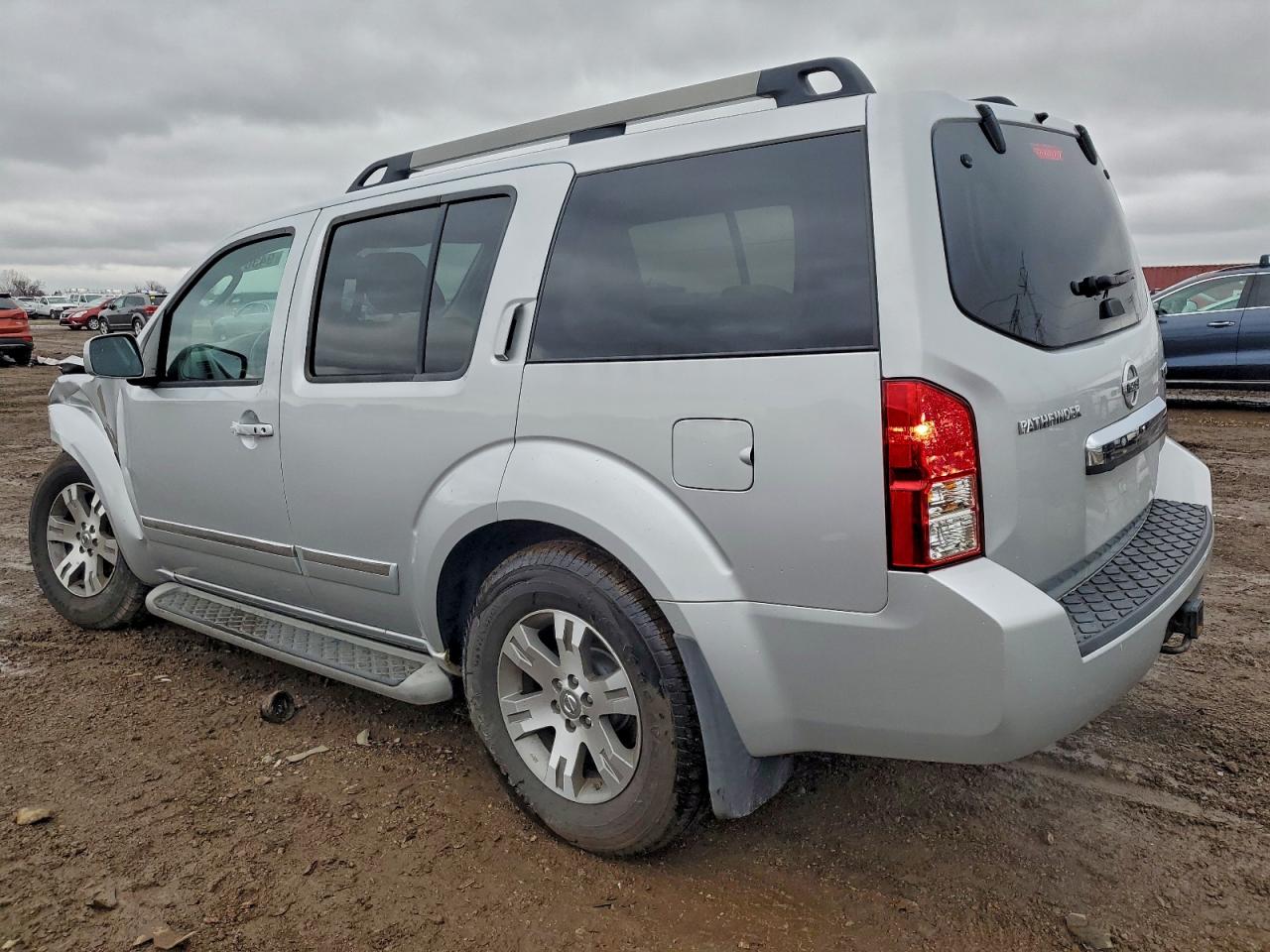 Nissan Pathfinder S
