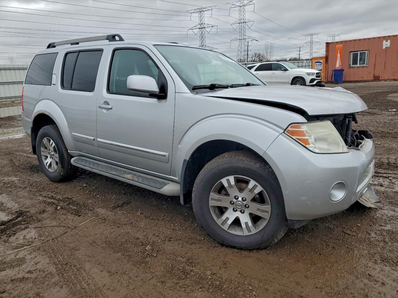 Nissan Pathfinder S