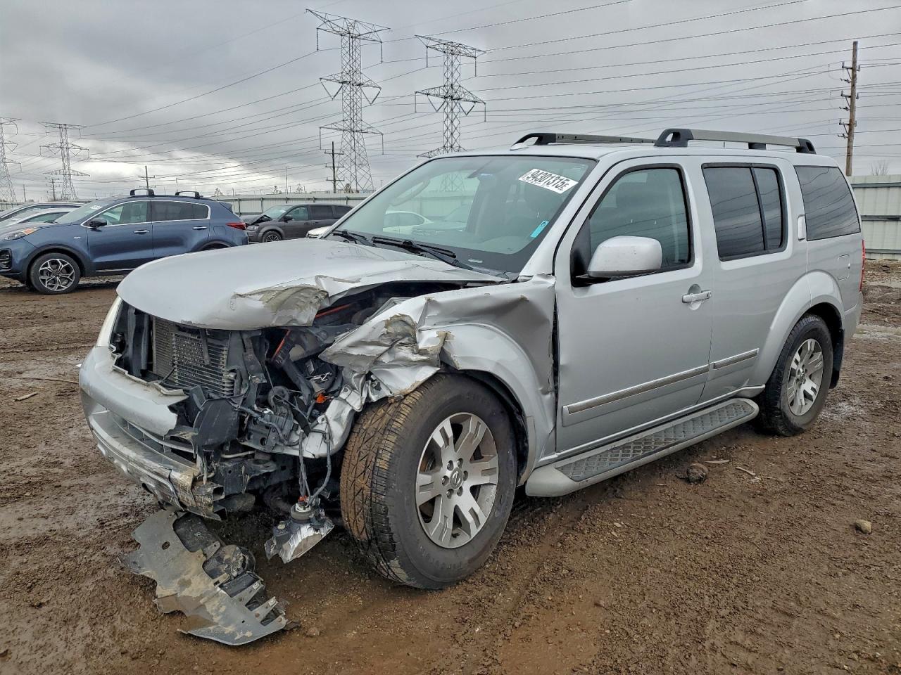 Salvage Nissan Pathfinder Image