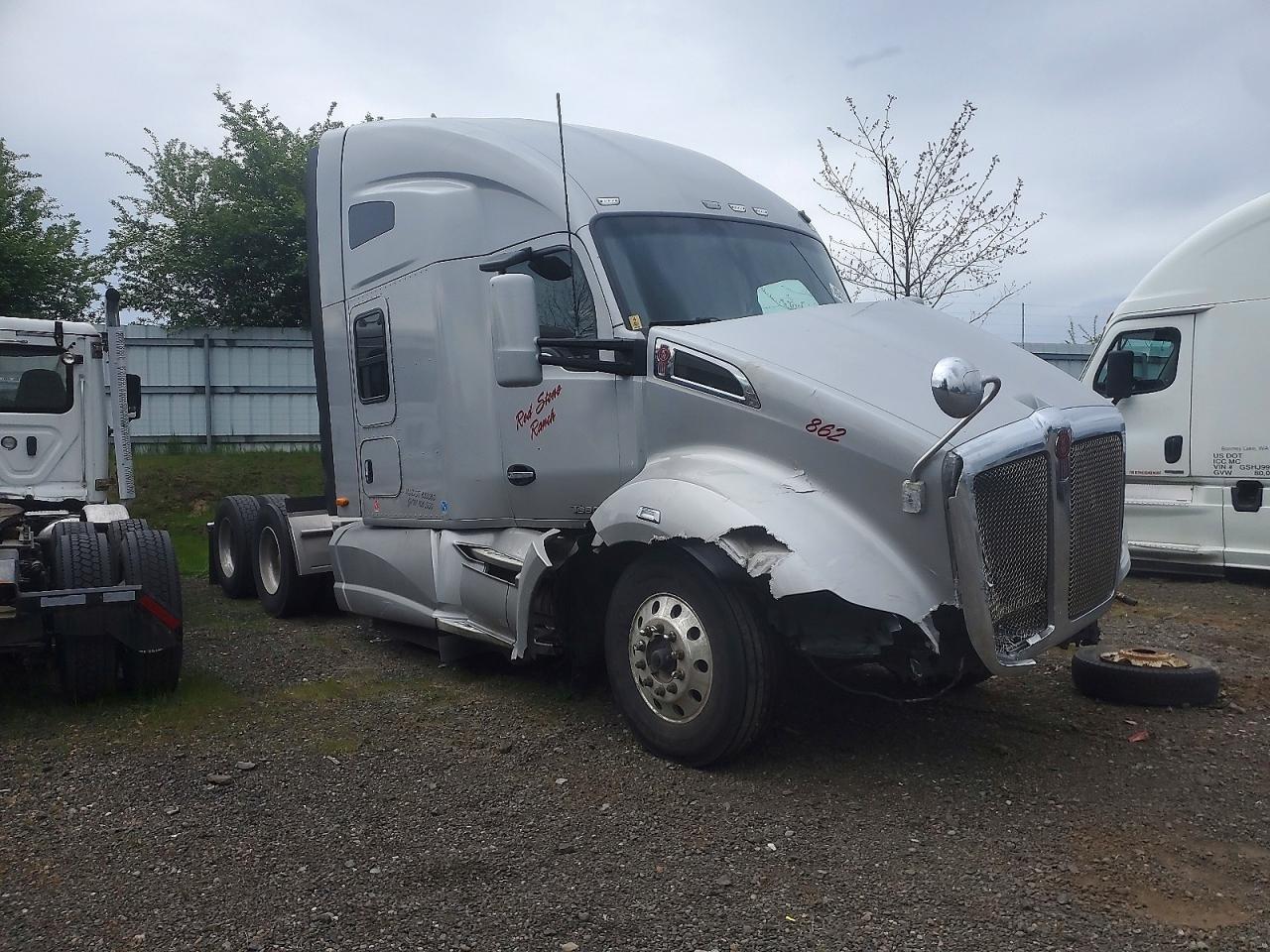 Salvage Kenworth T680 Image