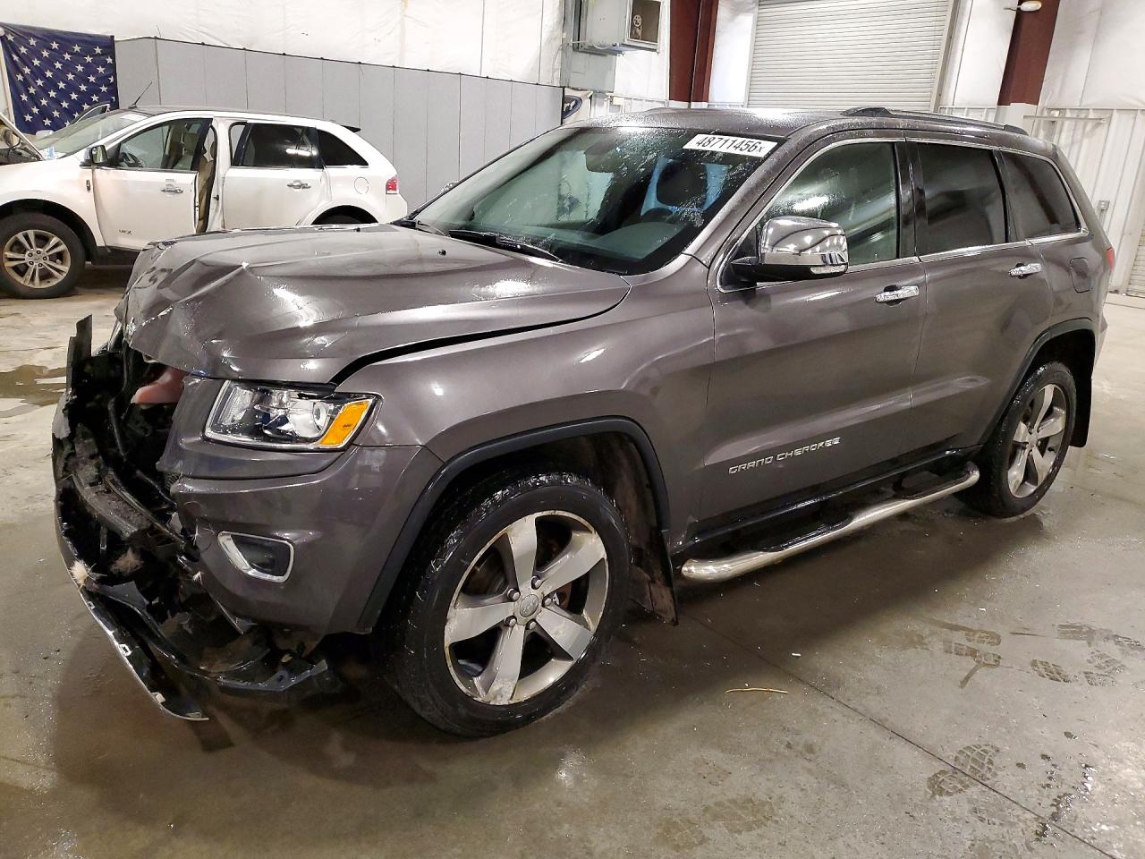 Salvage Jeep Cherokee Image