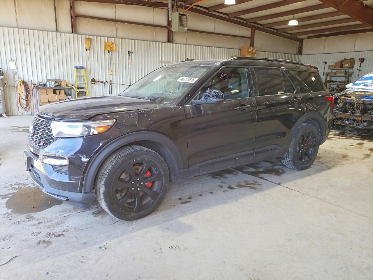 Salvage Ford Explorer Image