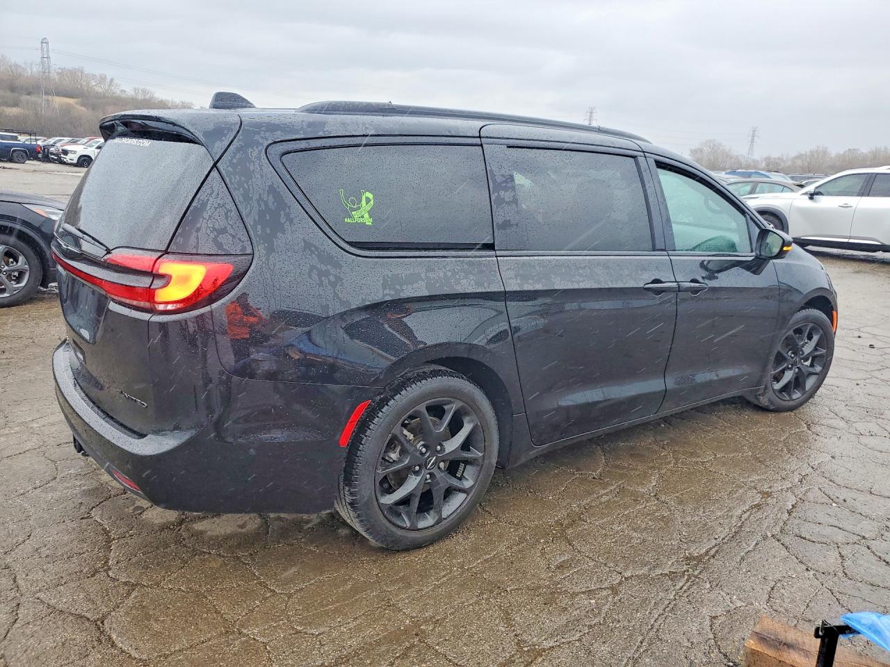 Chrysler Pacifica Limited