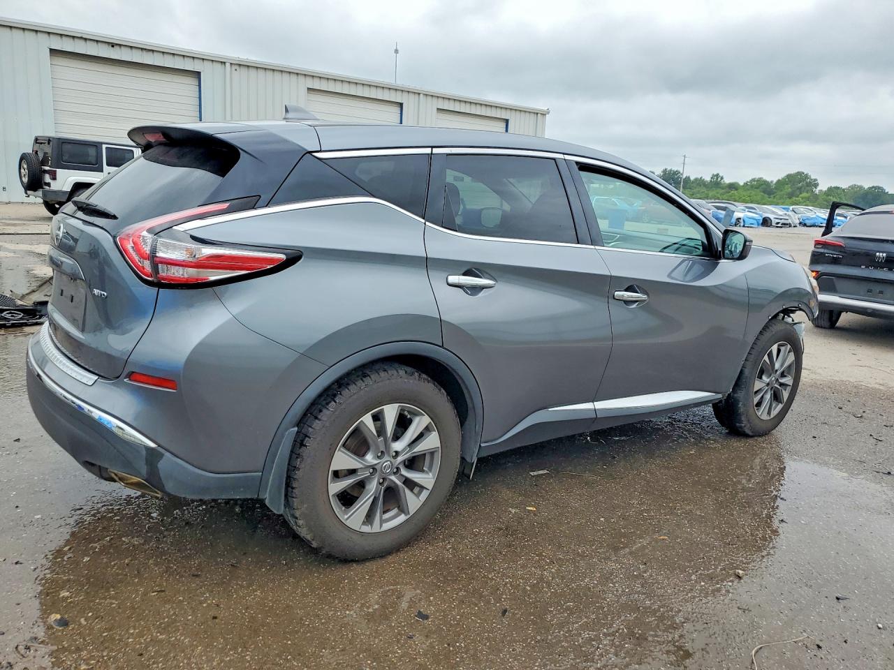 Nissan Murano S