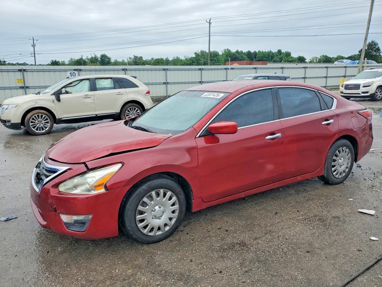 Salvage Nissan Altima Image