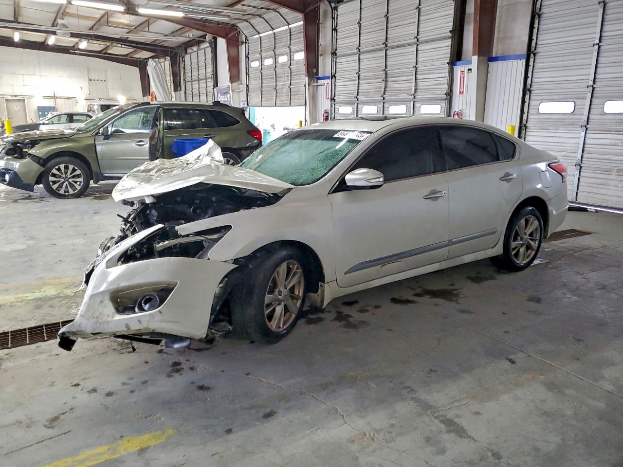 Salvage Nissan Altima Image