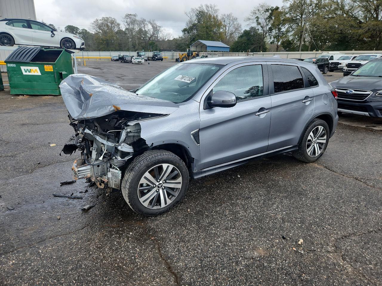 Salvage Mitsubishi Outlander Image