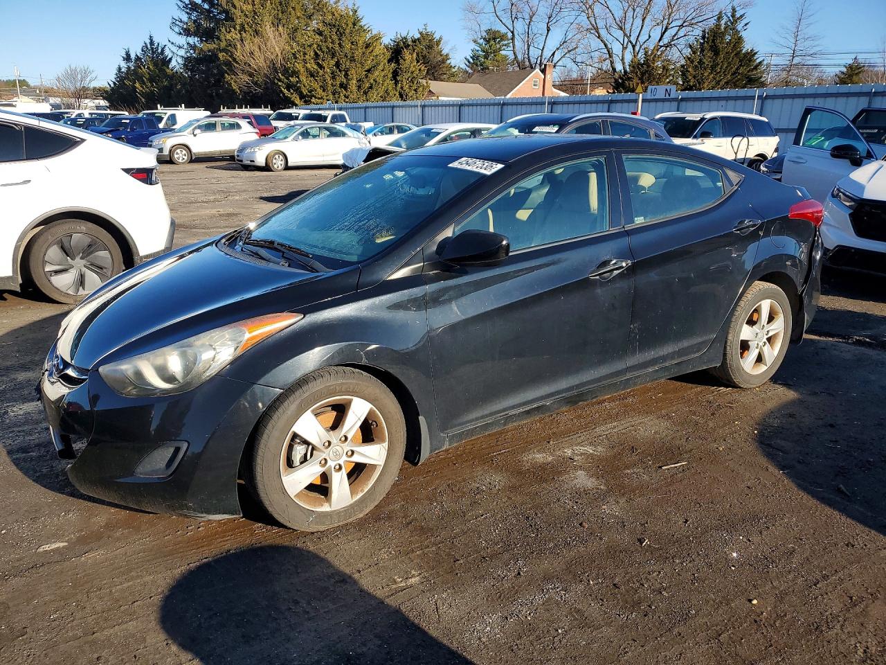 Salvage Hyundai ELANTRA Image