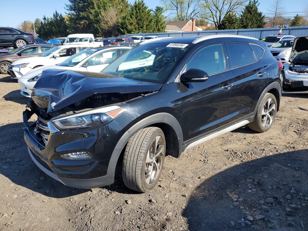 Salvage Hyundai TUCSON Image
