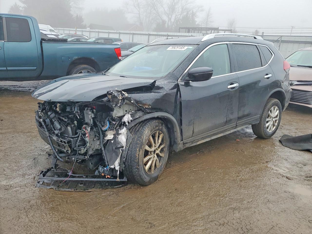 Salvage Nissan Rogue Image