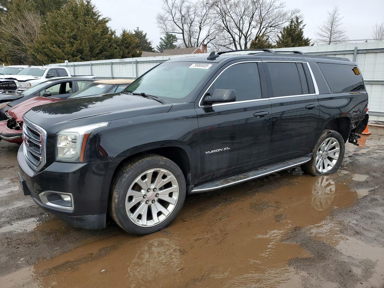 Salvage GMC Yukon Image