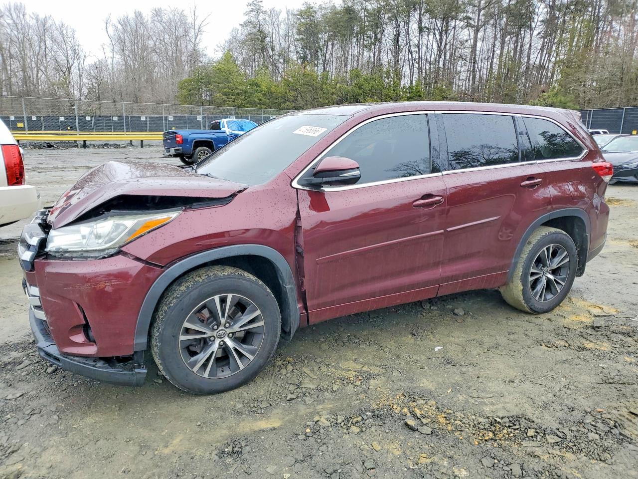 Salvage Toyota Highlander Image