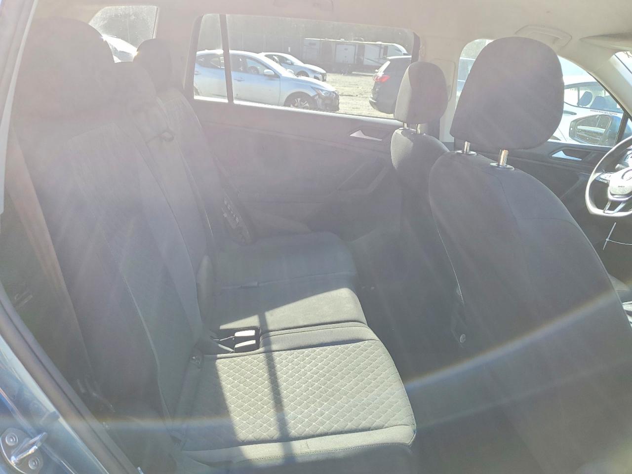 Volkswagen Tiguan S