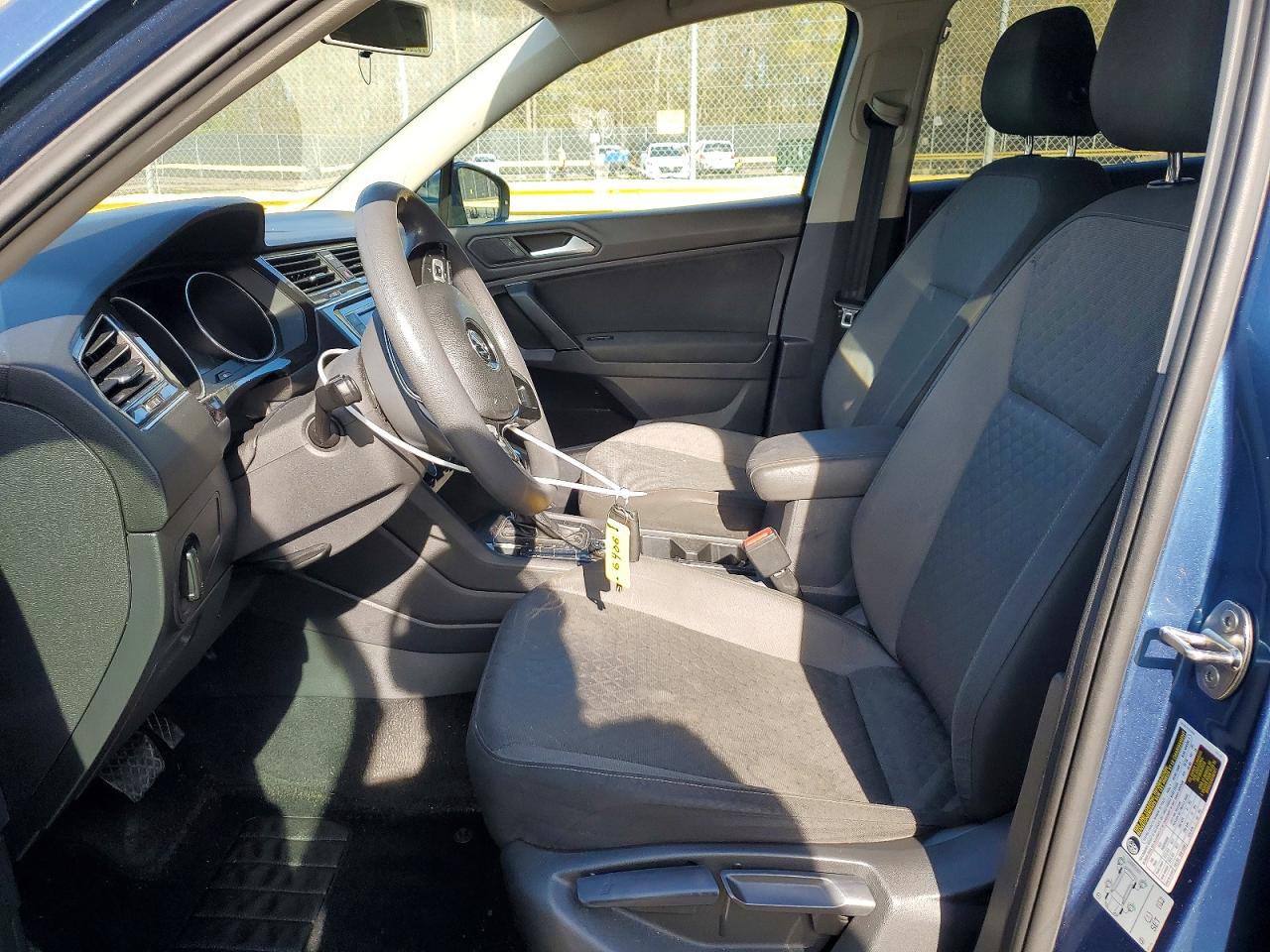 Volkswagen Tiguan S