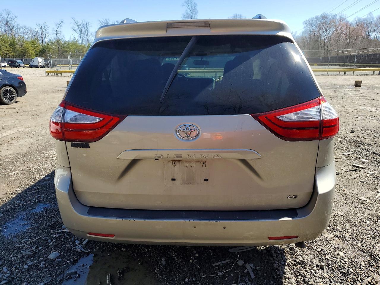 Toyota Sienna Le 8-passenger