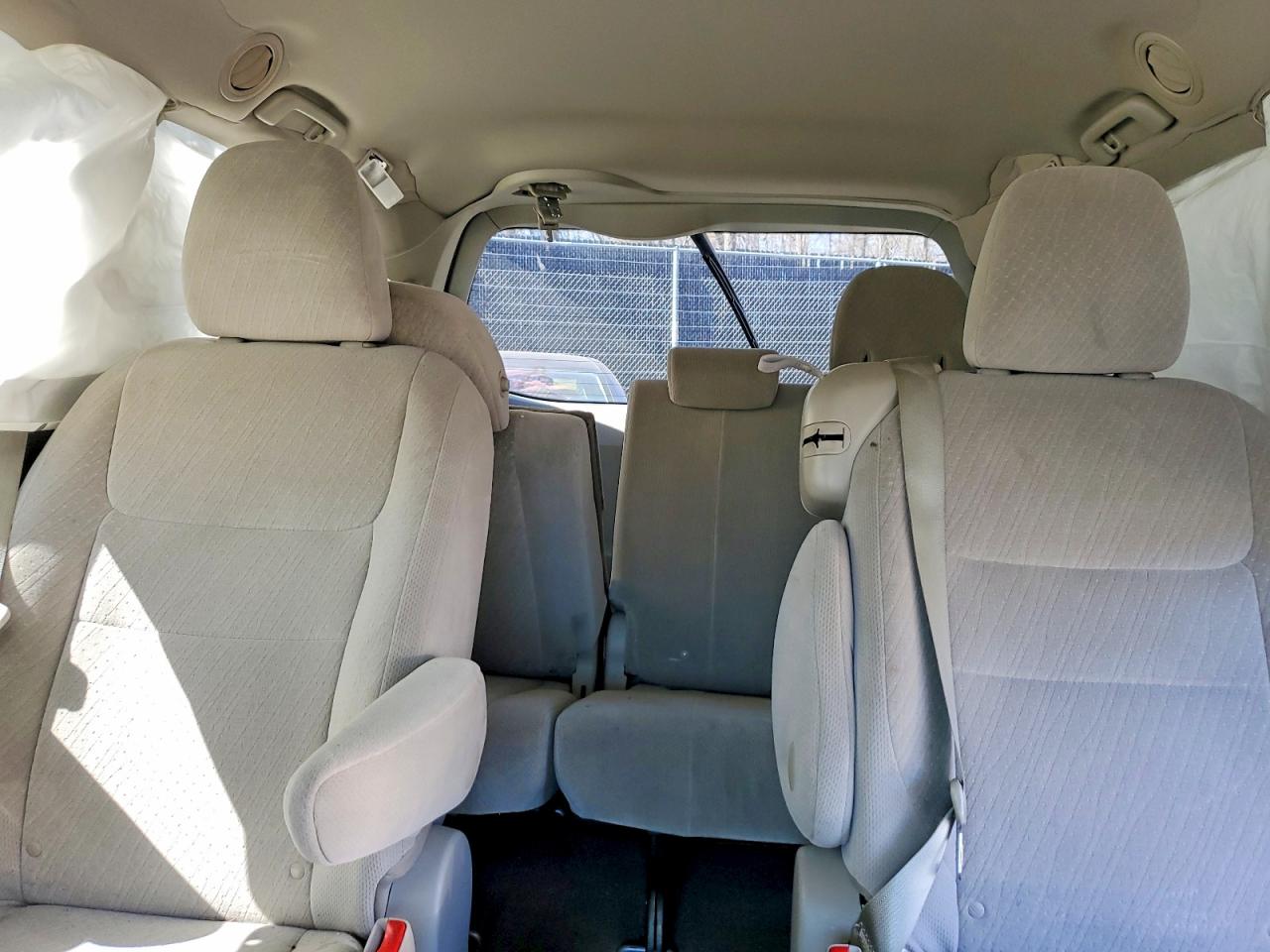 Toyota Sienna Le 8-passenger