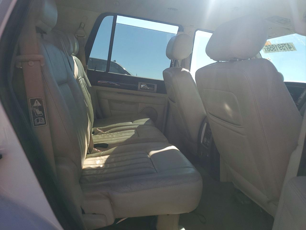 Lincoln Navigator