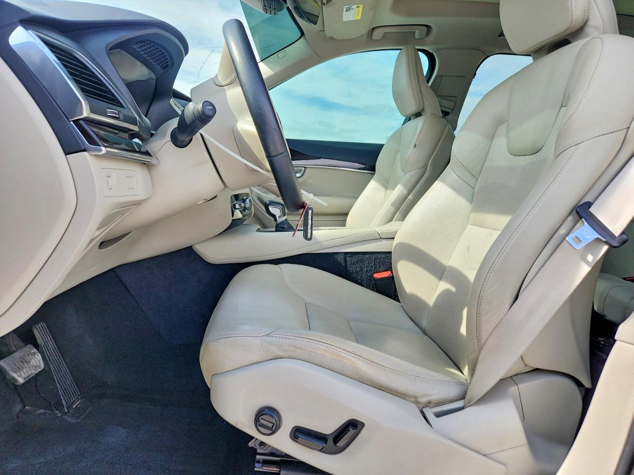 Volvo XC90 T5 Momentum