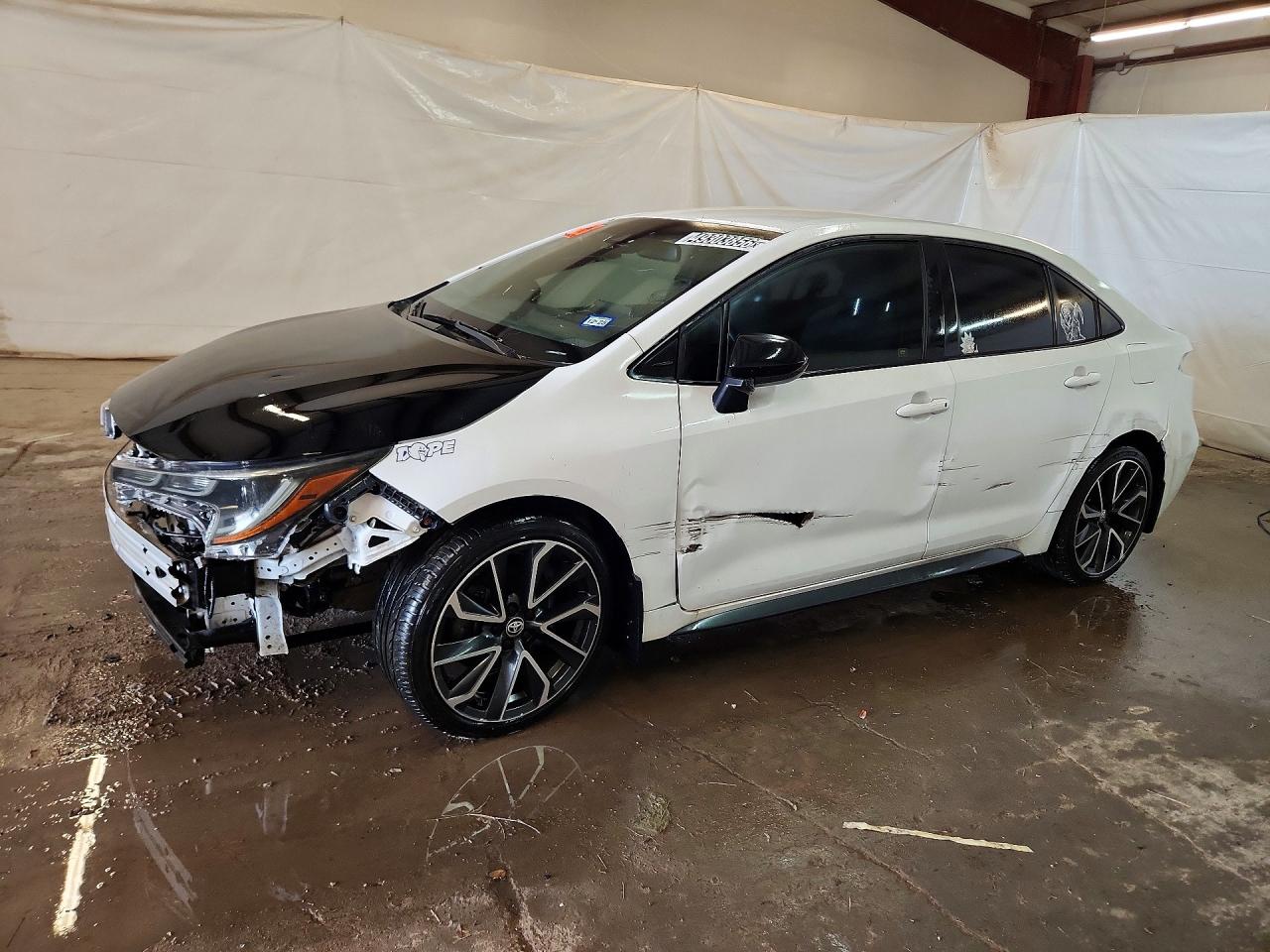 Salvage Toyota Corolla Image