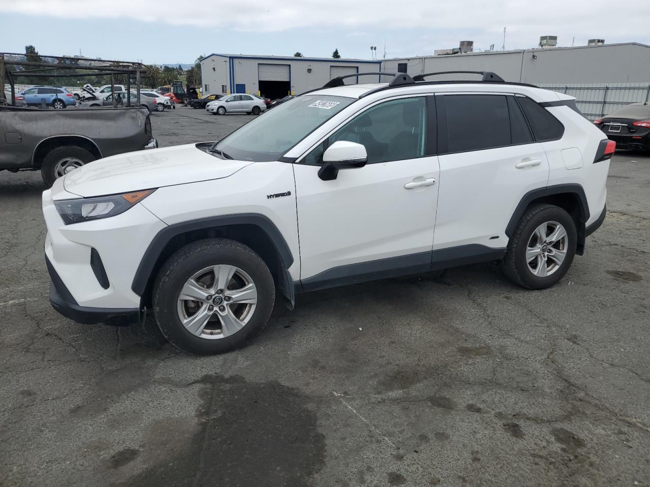 Salvage Toyota RAV4 Image